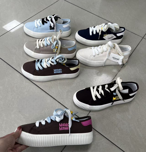 Buty sportowe damskie Roz 36-41 / 12 par