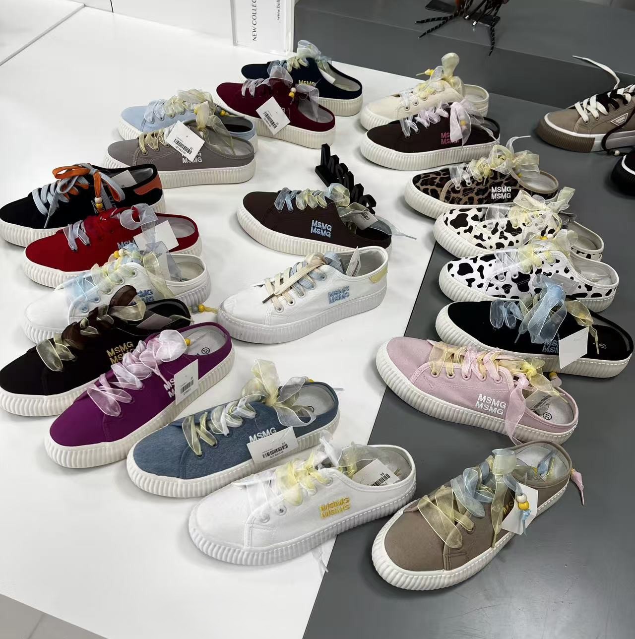 Buty sportowe damskie Roz 36-41 / 12 par