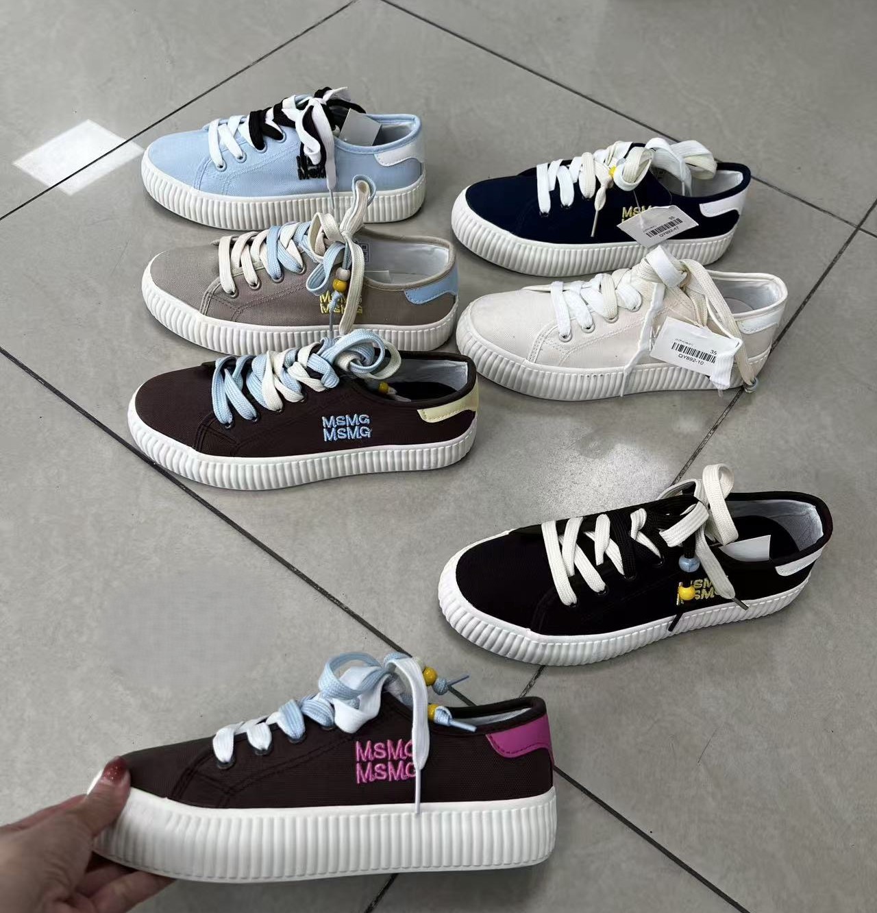 Buty sportowe damskie Roz 36-41 / 12 par