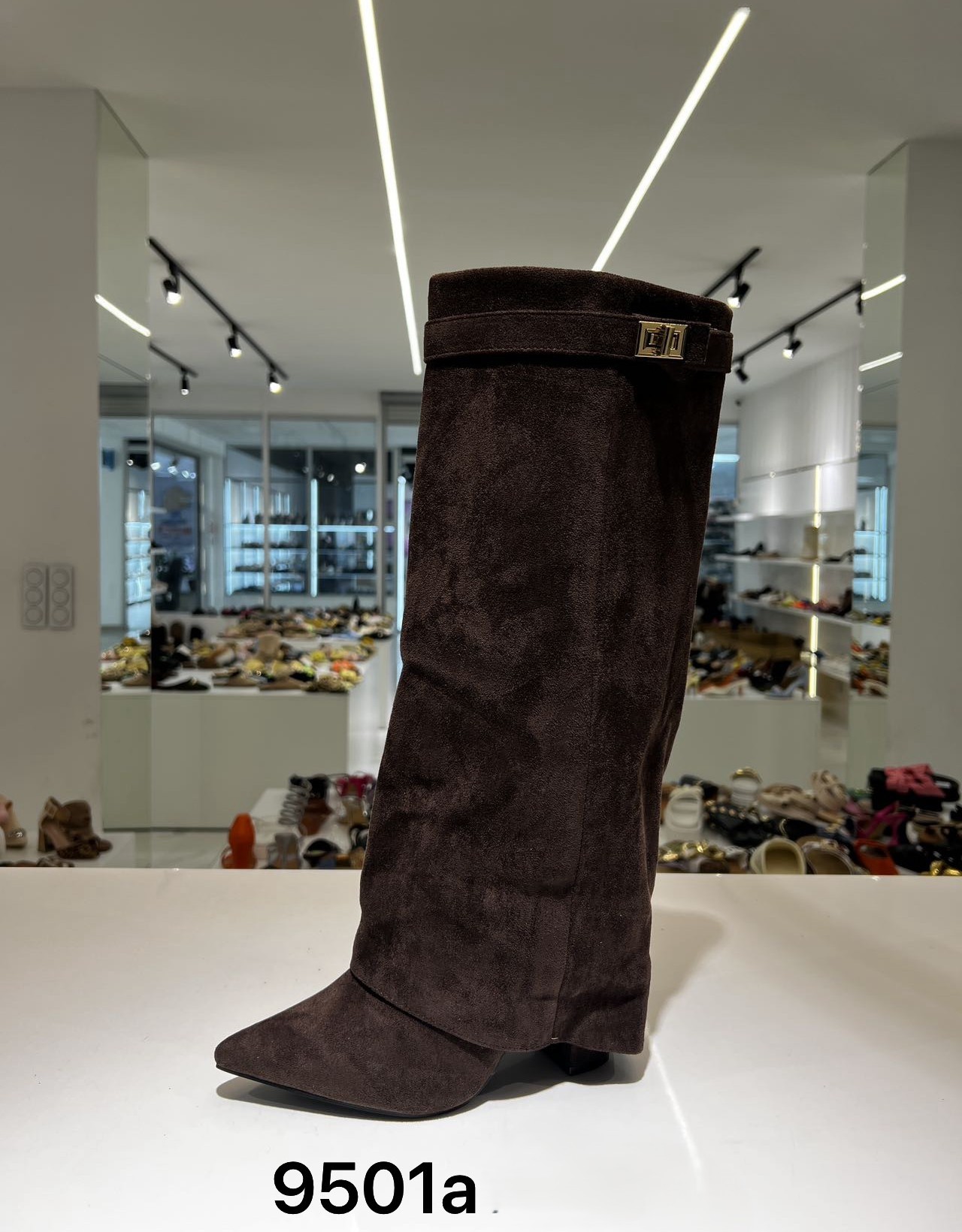 Kozaki damskie Roz 36-41 / 12 par
