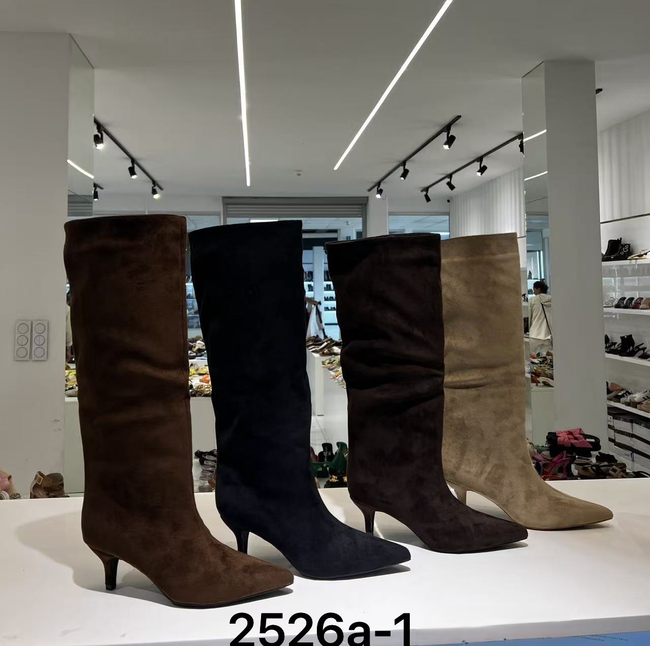 Kozaki damskie Roz 36-41 / 12 par